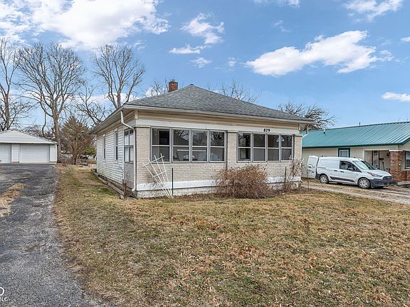 3rd image of 829 Waldemere Ave