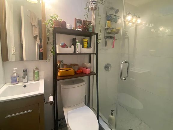 4th image of 594 Saint Marks Ave APT 3R