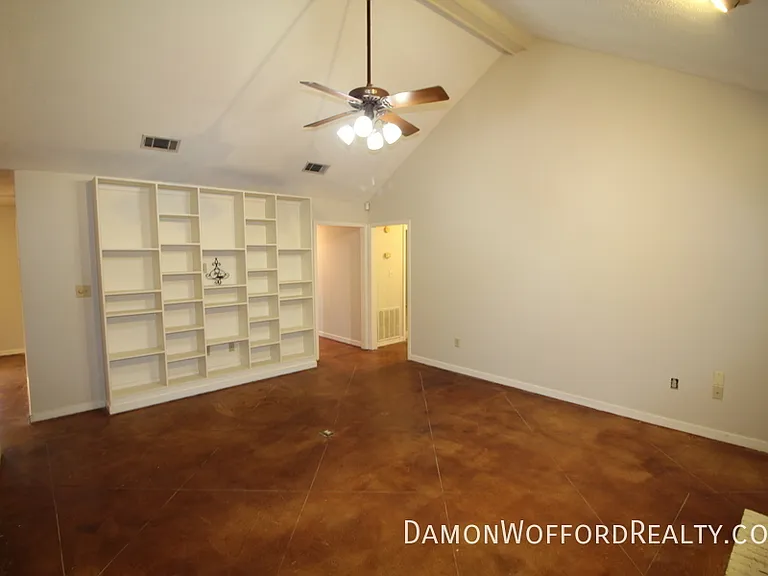 308 Woodrun Dr — Photo 11