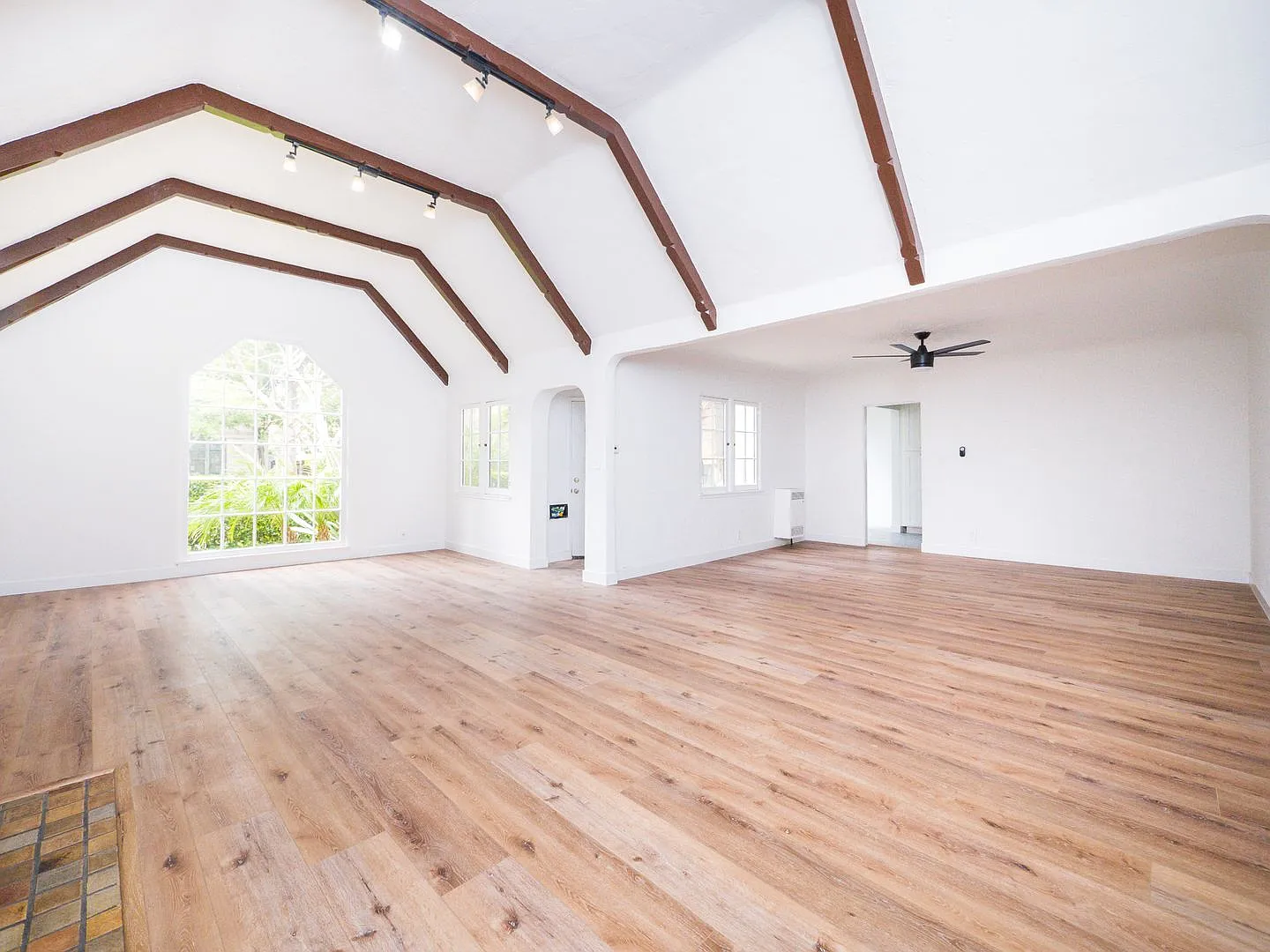 Charming 1926 Tudor Cottage 2BR/2.5BA w/ Yard, Washer/Dryer & Gated Parking! — Photo 3