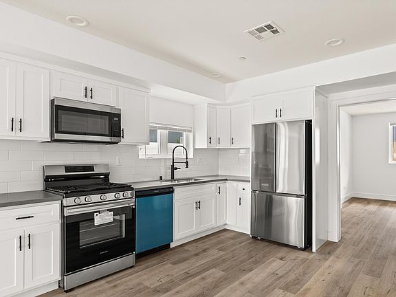 4th image of 5653 Satsuma Ave Unit 2
