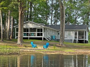 404 Buzzards Point Rd, Reedville, VA 22539