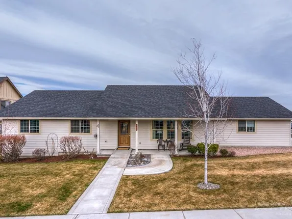 825 NW Poplar Pl, Redmond, OR 97756