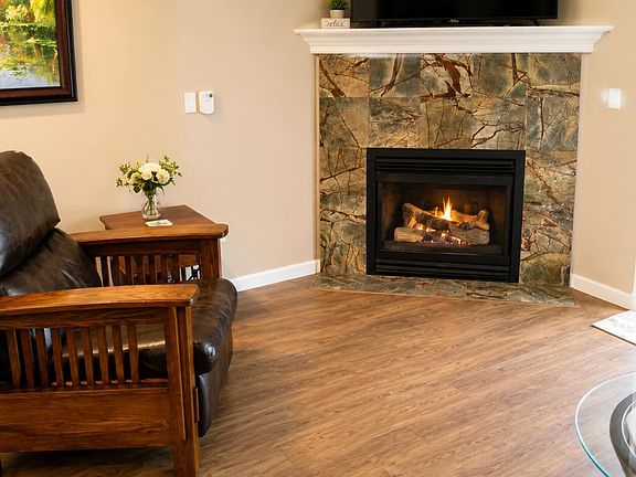 3rd image of 890 SE Bay Blvd Unit 309