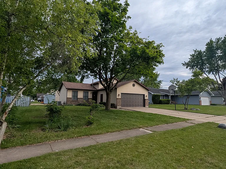 802 Terrace Way — Photo 2