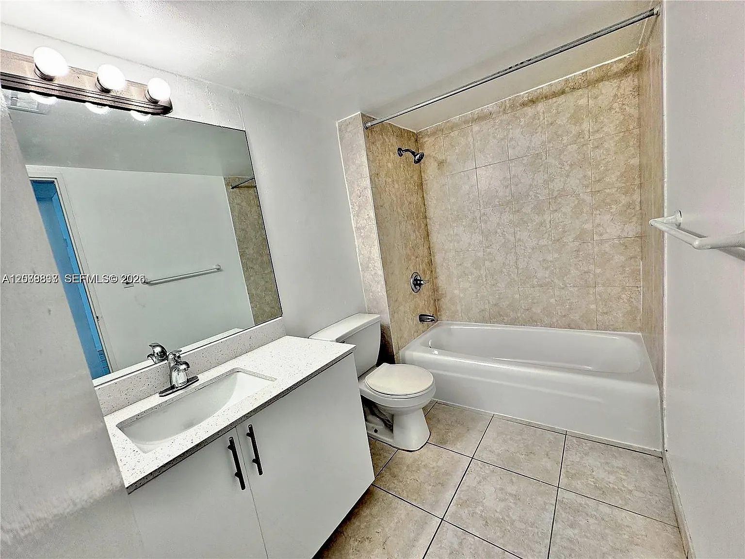 Doral Gardens Condo — Photo 2