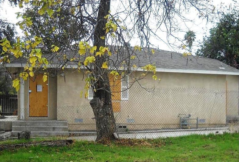 2nd image of 1496 W 4th St