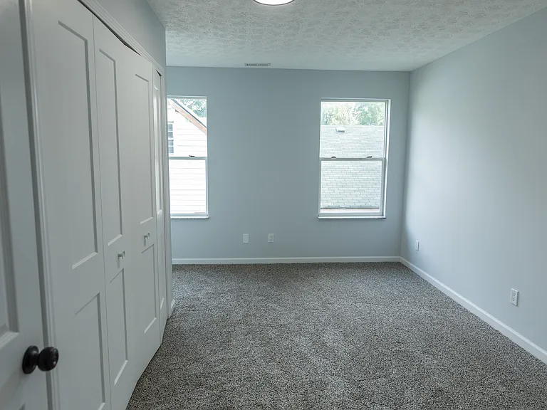512 N Warren Ave — Photo 28