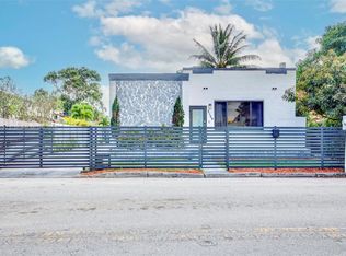 2126 NW 3rd St, Miami, FL 33125