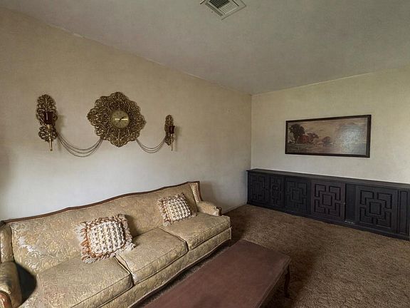 3rd image of 1209 W 2nd St