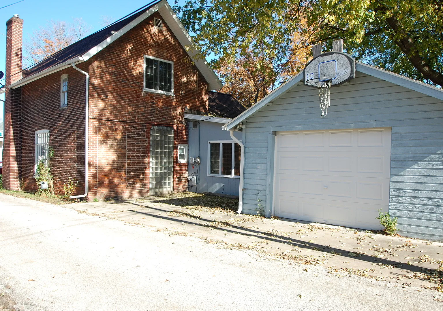 Nice 3 Bedroom 2 Bathroom Single Family Home Near Downtown Goshen — Photo 4