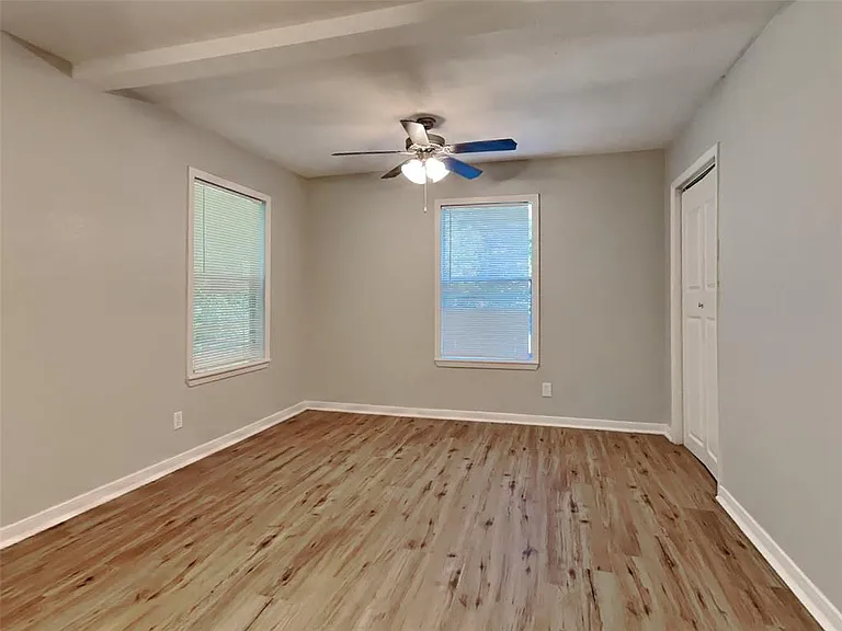 517 Burgett St — Photo 13