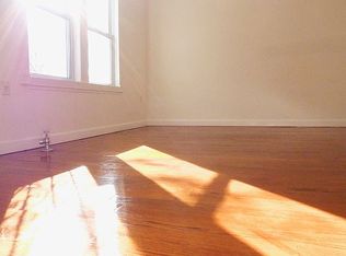 34-46 Crescent St, Astoria, NY 11106