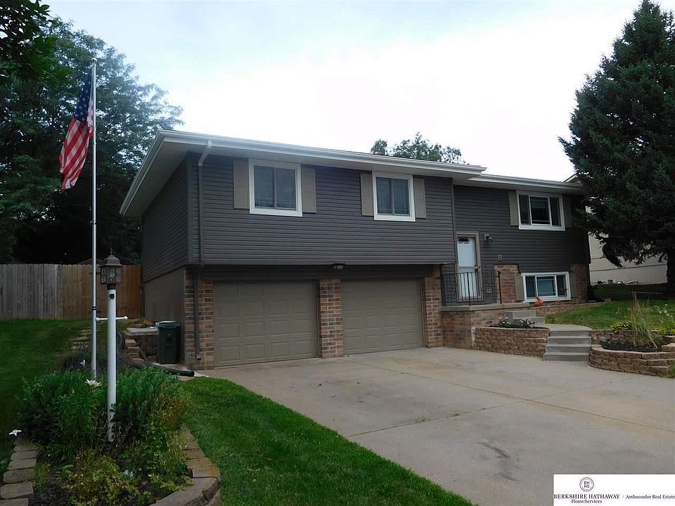 1st image of 9602 S 10th St