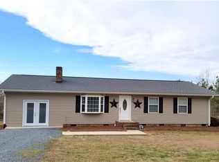 404 South St, Seagrove, NC 27341