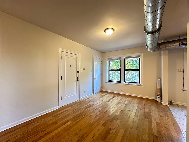 1253 W Henderson St #3 — Photo 9