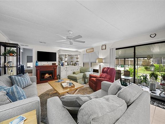 5th image of 979 White House LN