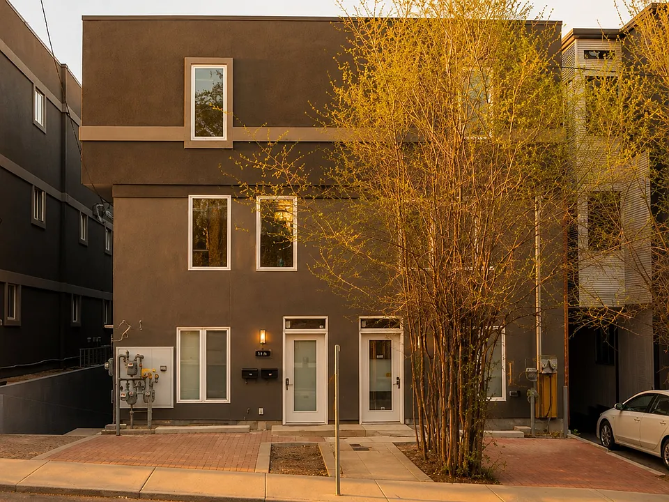 179 Henderson Ave #2