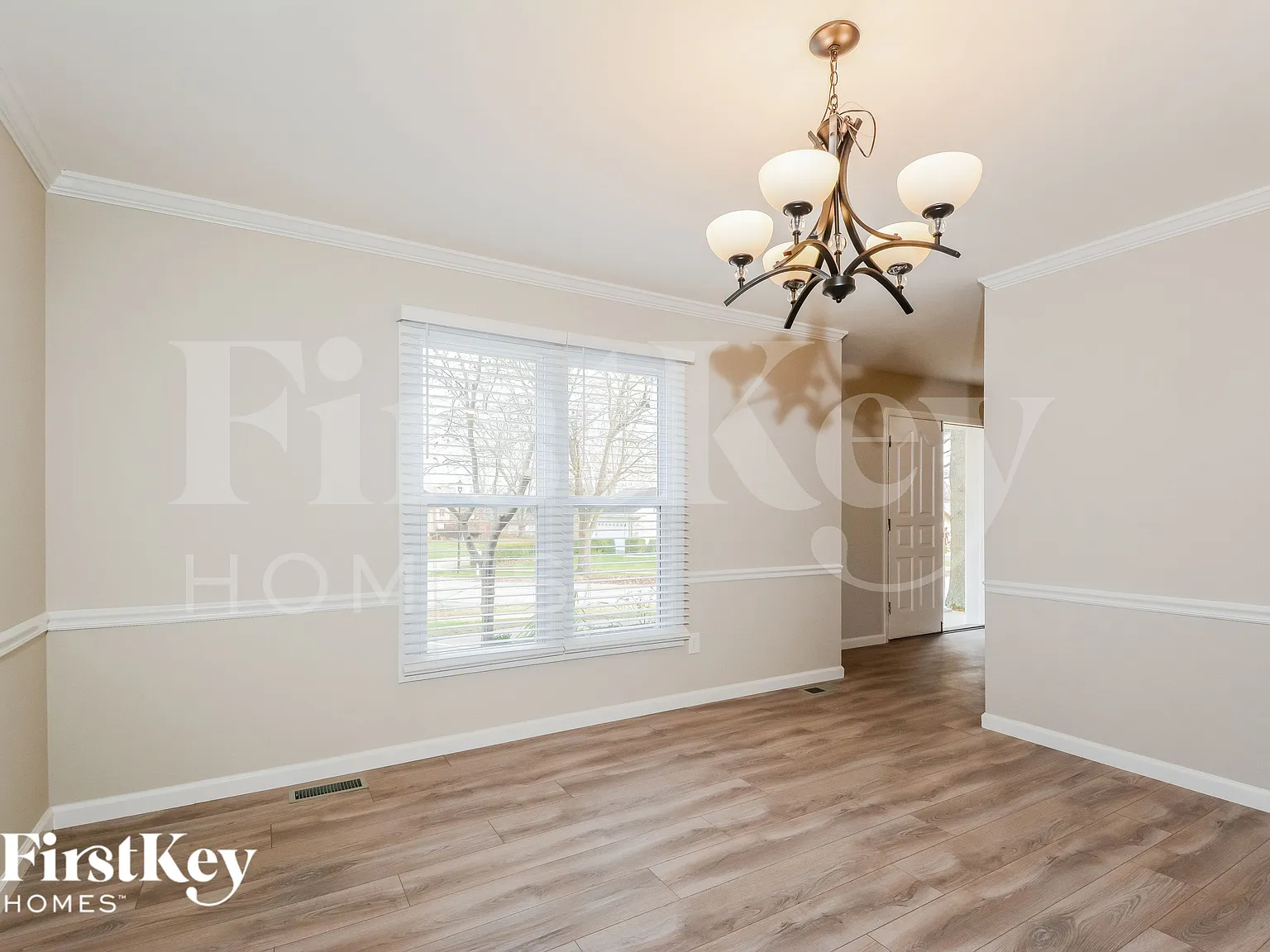 4 bed, 2.5 bath, 3100 sqft, $2,990 — Photo 3