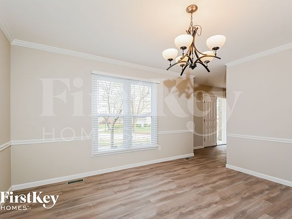 3rd image of 427 Holly Terrace Ct