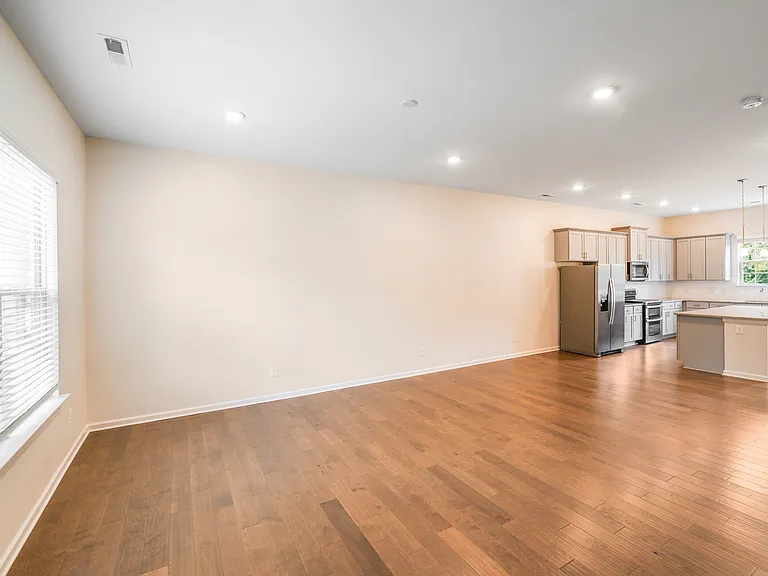 9420 Ainslie Downs St — Photo 5