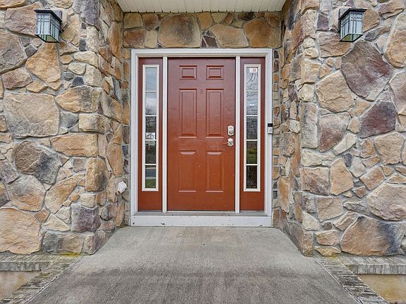 2nd image of 7 Regina Dr