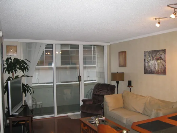 880 N Pollard St APT 327, Arlington, VA 22203
