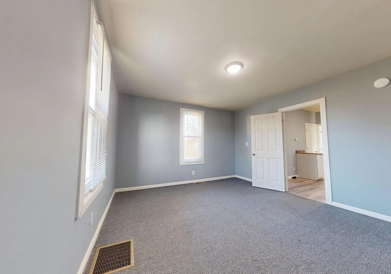 320 Wayne St — Photo 4