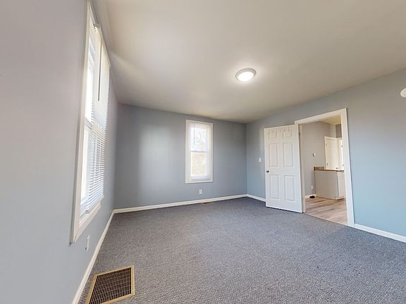 5th image of 320 Wayne St #1/2