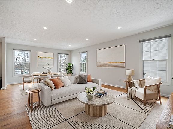 4th image of 7053 Highland Creek Dr