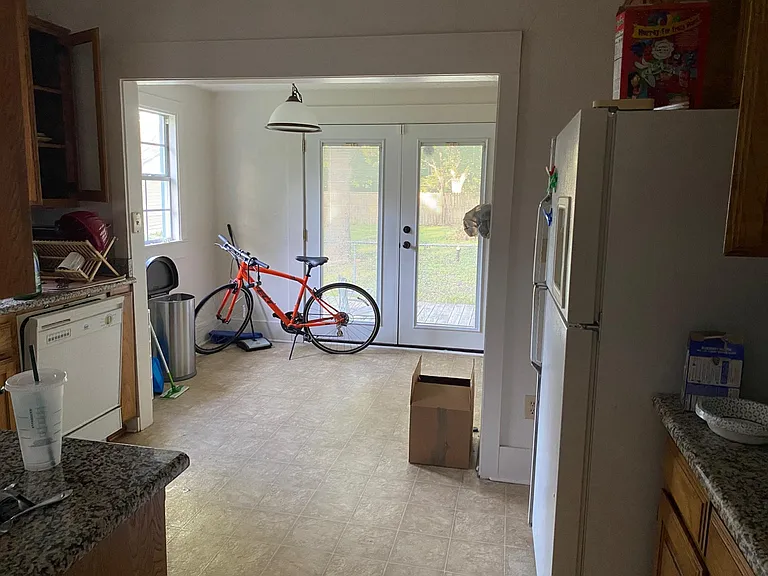 Kitchen & breakfast room - French doors open to large deck