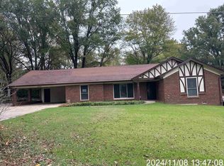 5730 Hilltop Rd, Memphis, TN 38135