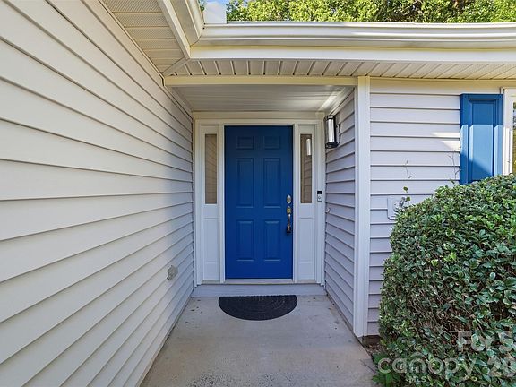 3rd image of 9212 Plashet Ln