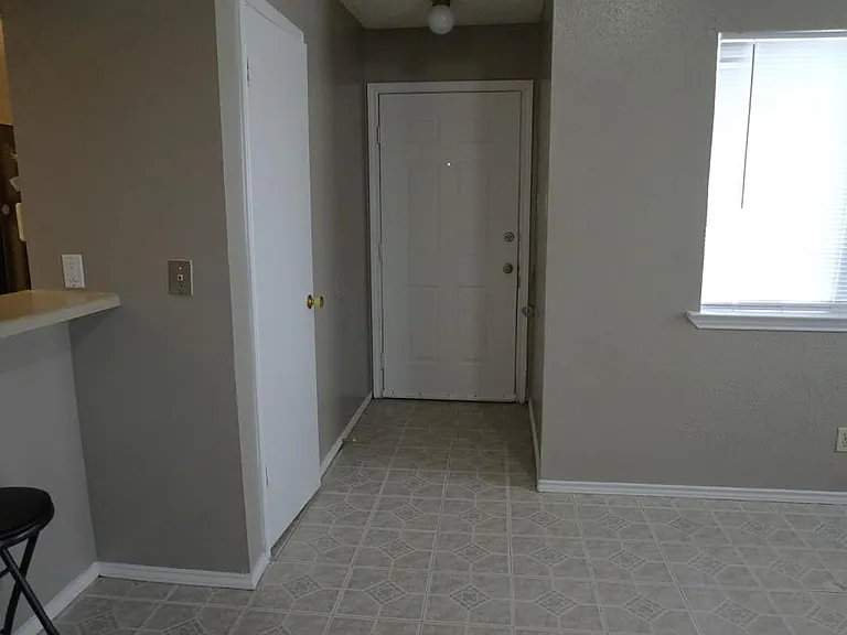6320 Waddesdon Wood — Photo 3