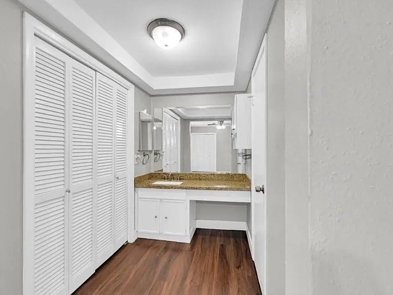 8406 Daycoach Ln — Photo 14