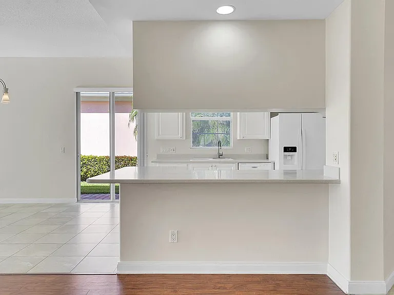 11427 SW Rockingham Dr — Photo 10