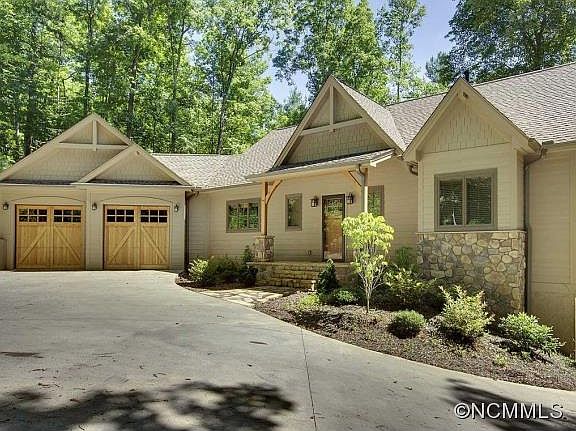 1st image of 214 Shadybrook Trl
