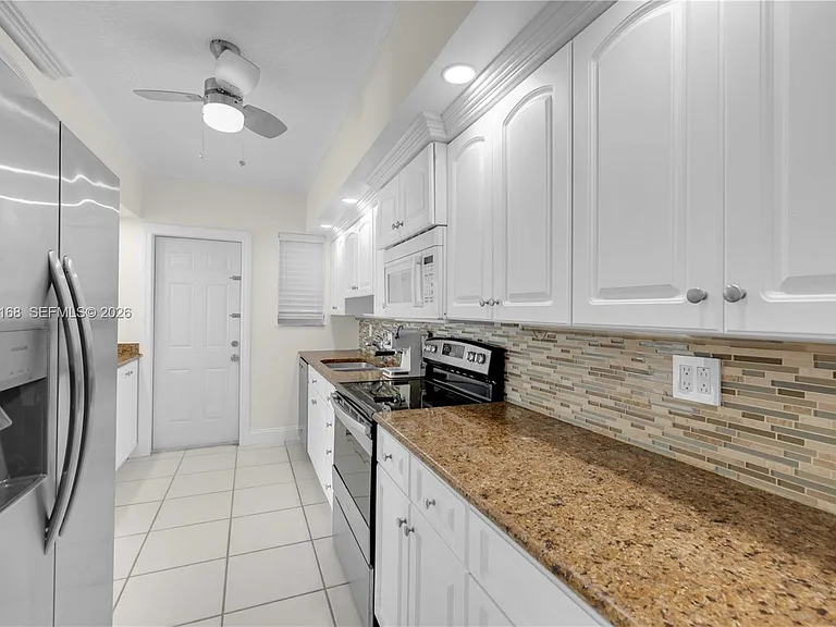 462 Golden Isles Dr #210 — Photo 6
