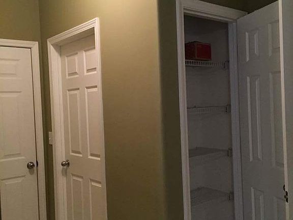 Garage/laundry/pantry doors