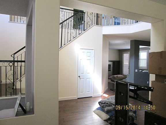 4th image of 560 Crestwood Dr