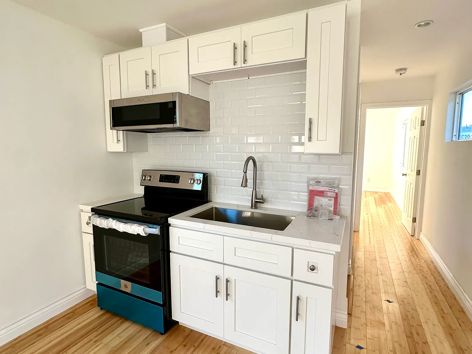 1 bed, 500 sqft, $2,300 — Photo 1