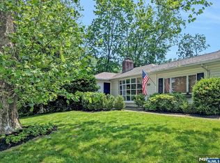 50 Lylewood Dr, Tenafly, NJ 07670