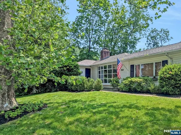 50 Lylewood Dr, Tenafly, NJ 07670