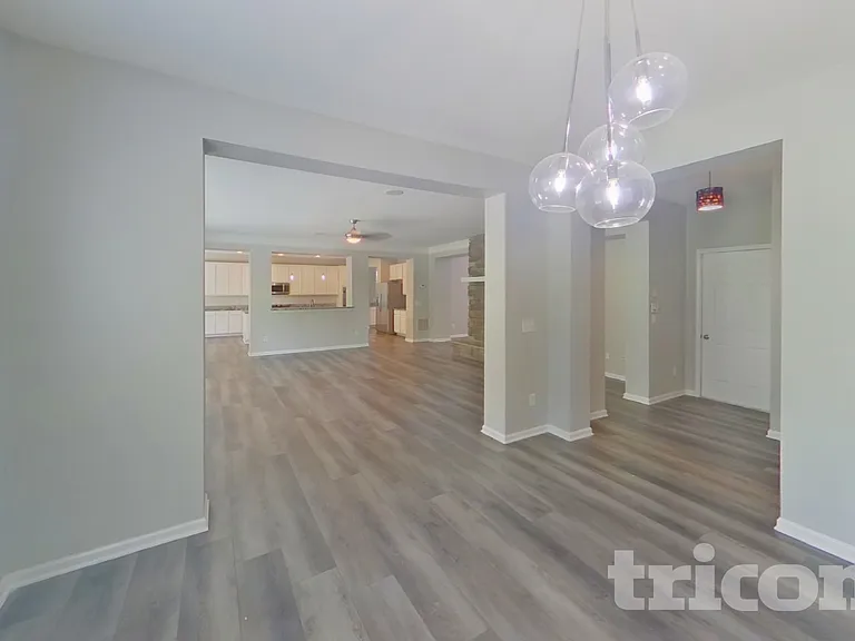 7457 Mistydawn Dr — Photo 3
