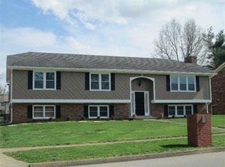 3306 Snaffle Rd, Lexington, KY 40513