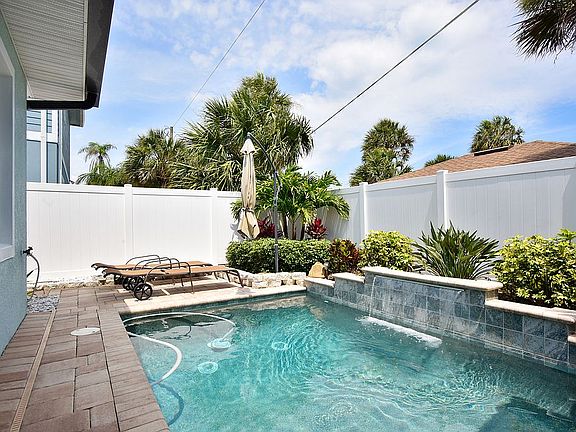 4th image of 308 Condict Dr