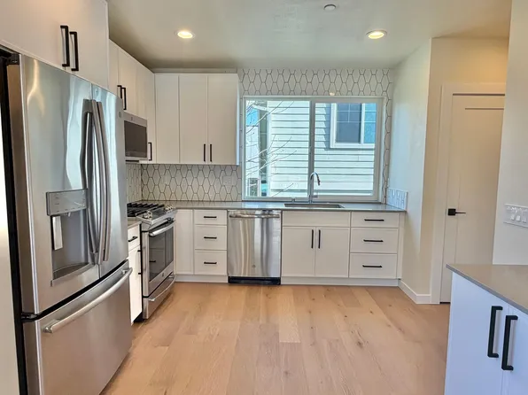 8382 Loyal Way NW, Seattle, WA 98117