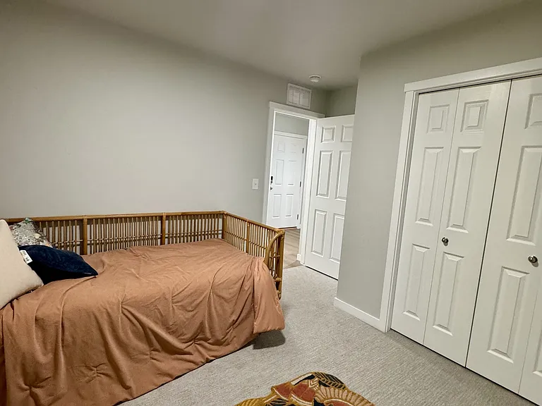 2089 N Thunderbolt St — Photo 11