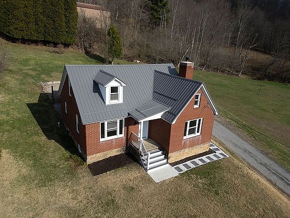 3rd image of 646 Nicktown Hill Rd