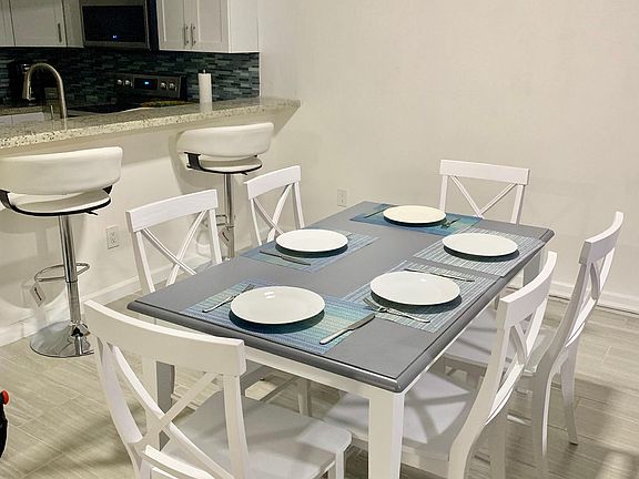 Dining room seats 6.